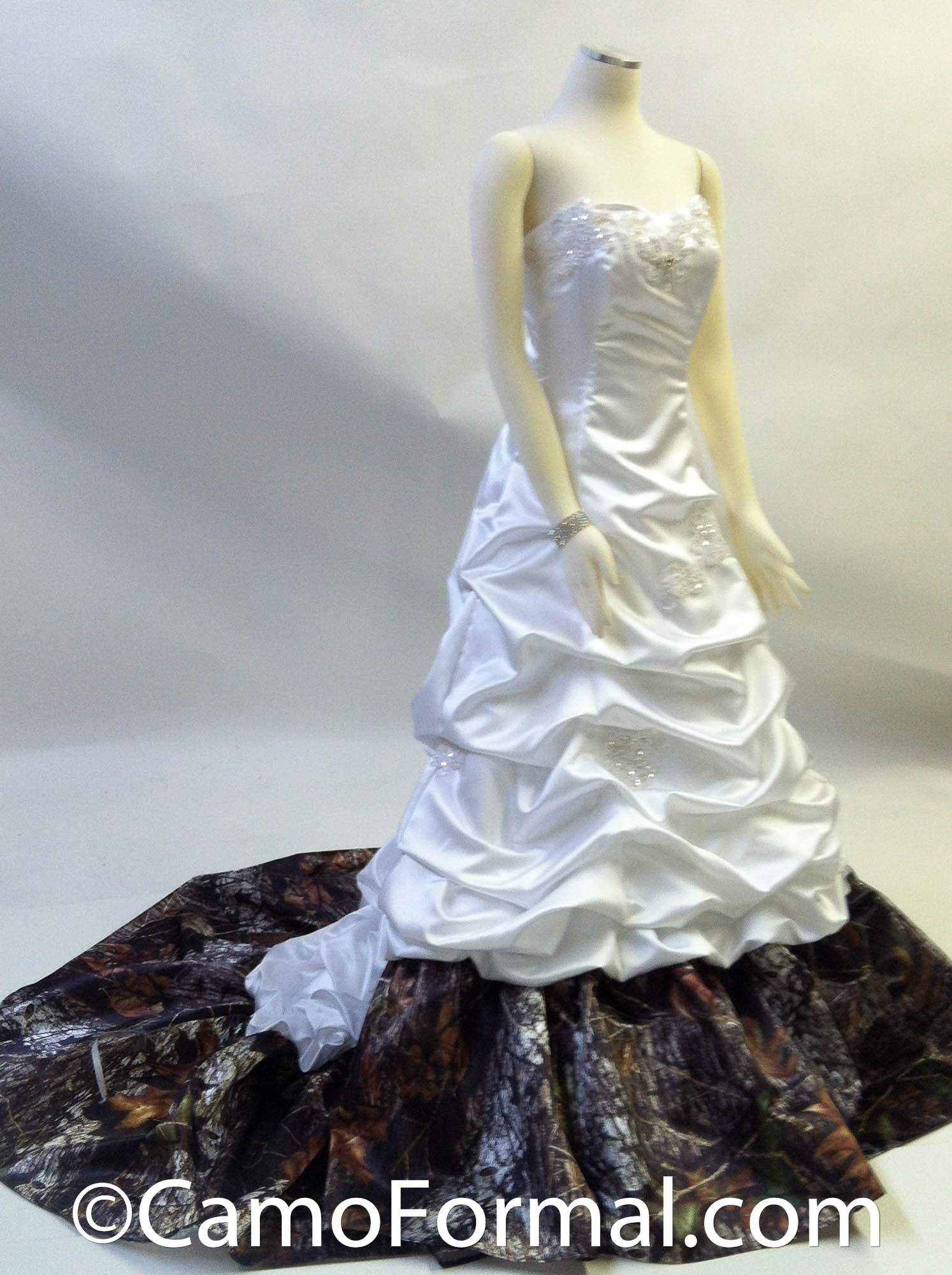 8135 "Kate" Organza and Pickups