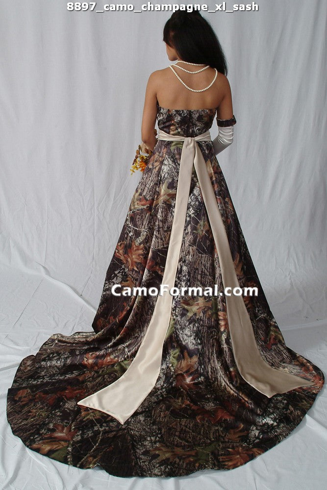 8897 A-Line Full Bridal with Long Train