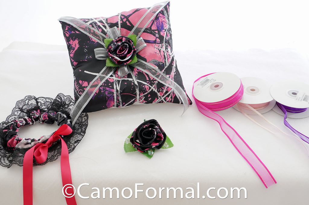 Set of 2, Camo Garter for Bride and Groom