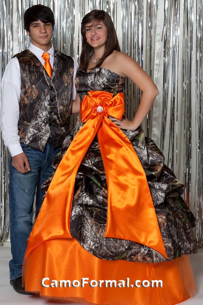 Sale 3066 Realtree AP Snow Ball Gown, With Colored Tulle Of Your Choice
